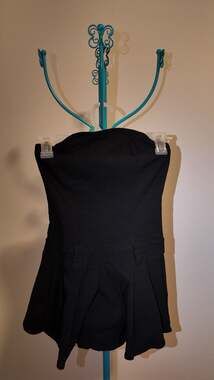 SHEIN Petite Black Strapless Pleated Romper Skort – Size XS